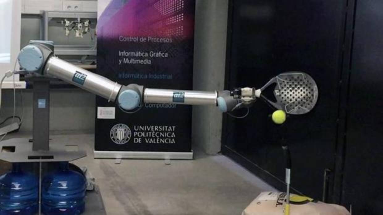 Prototipo del brazo robotizado para certificar las palas de pádel