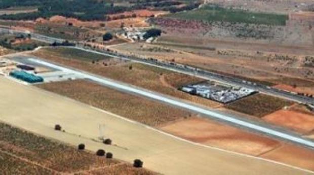 Hospitalizados los dos tripulantes de una avioneta tras un accidente en Requena