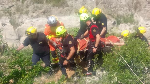 Rescatada una joven lesionada cuando hacía barranquismo en Anna