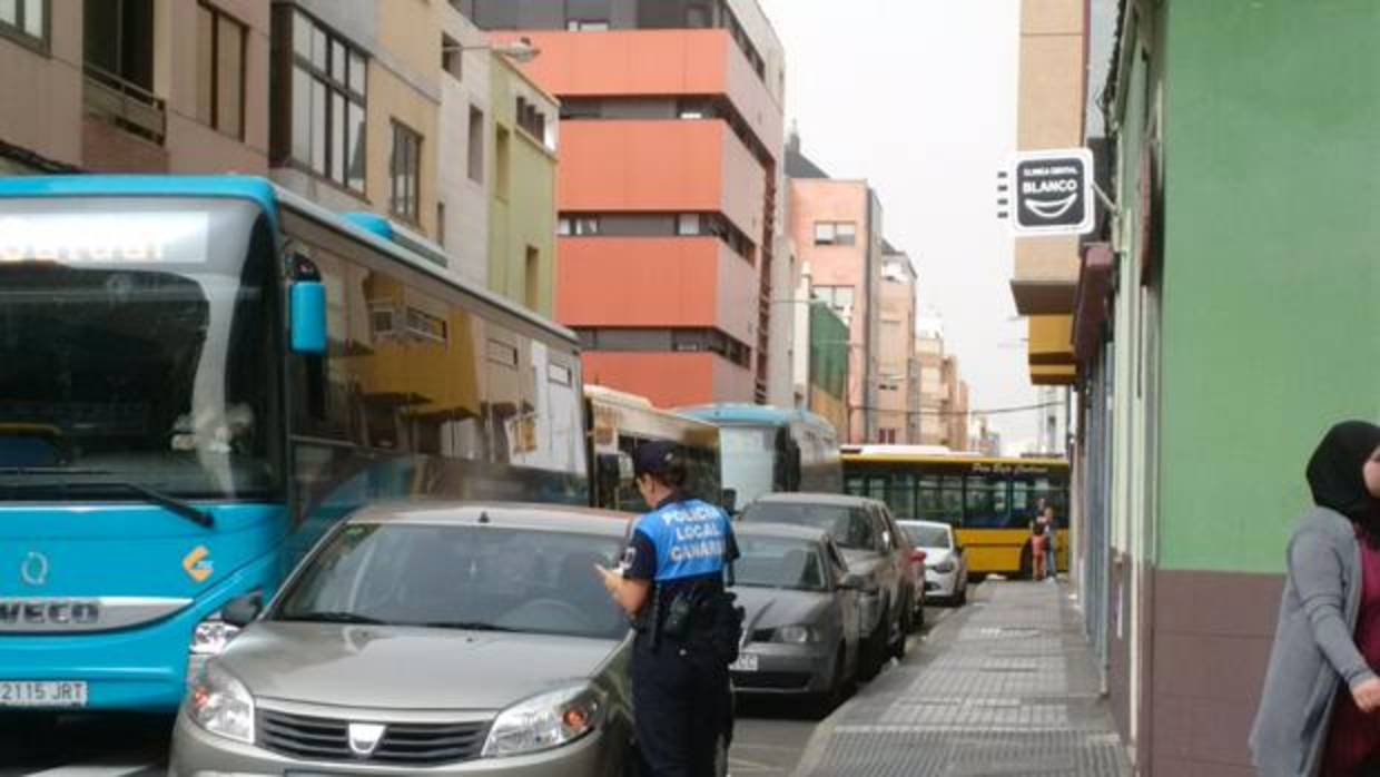 Podemos peatonaliza a los surferos las calles de la Cícer