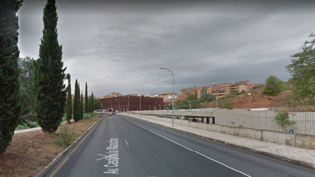 Trasladan a dos jóvenes al hospital tras ser agredidos en un autobús en la Avenida de Castilla-La Mancha