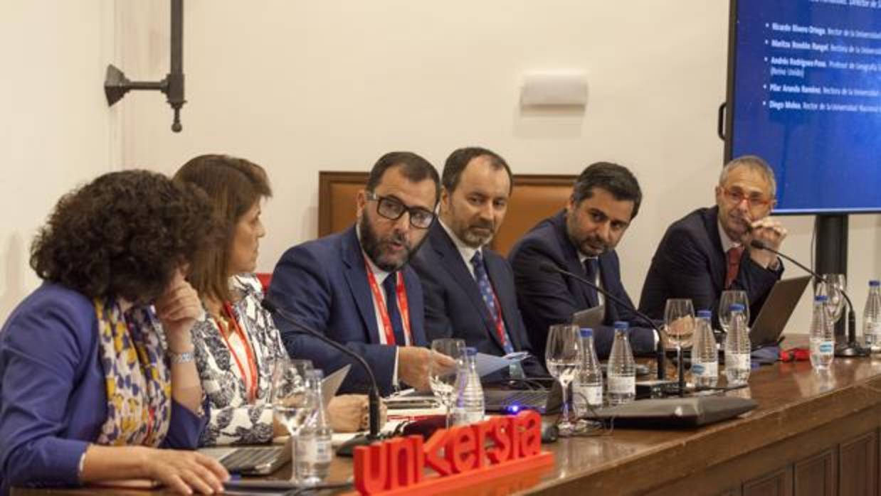 Una de las mesas redondas celebrada en Universia 2018