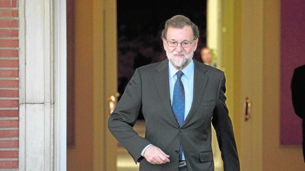 Rajoy dobla el pulso a Puigdemont y Torra