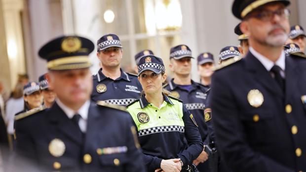 Oposicions: València obri el termini de presentació d'instàncies per a les noves 40 places de Policia Local