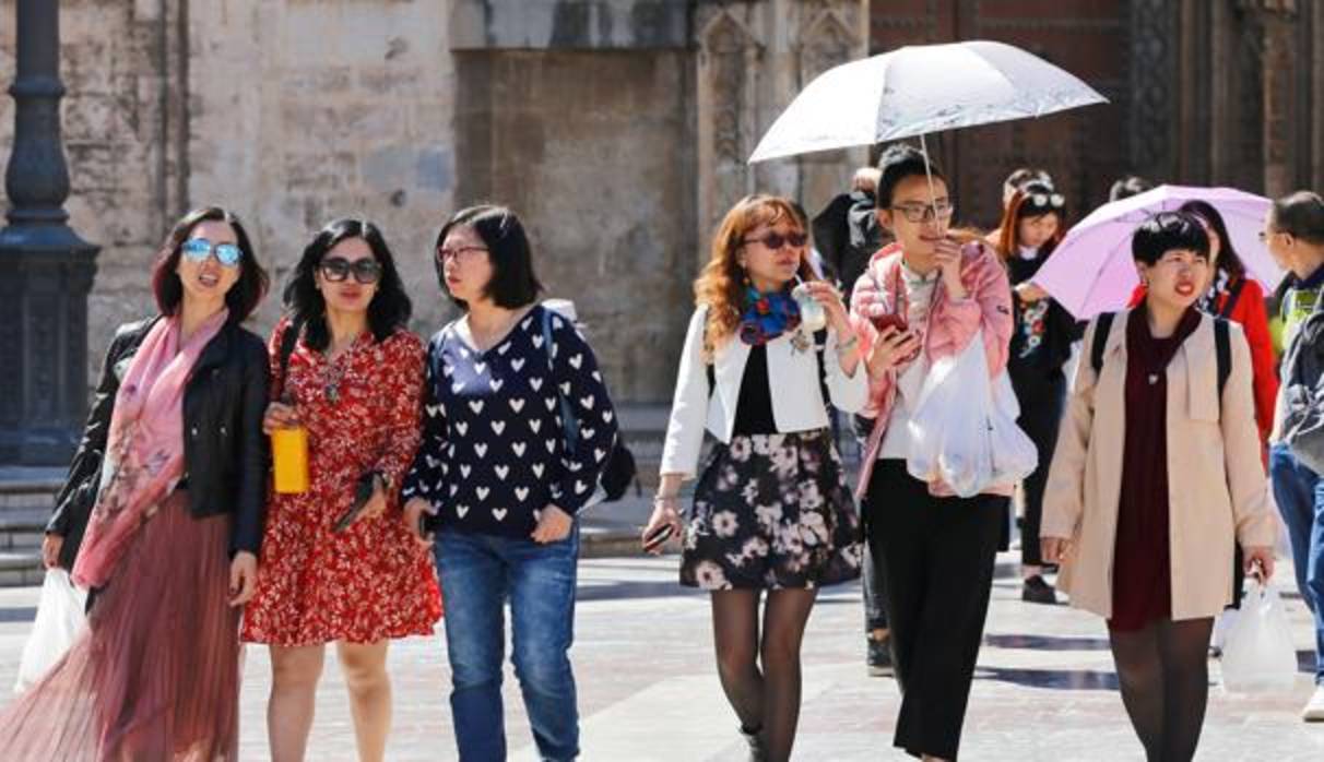 Imagen de un grupo de turistas tomada en el centro de Valencia
