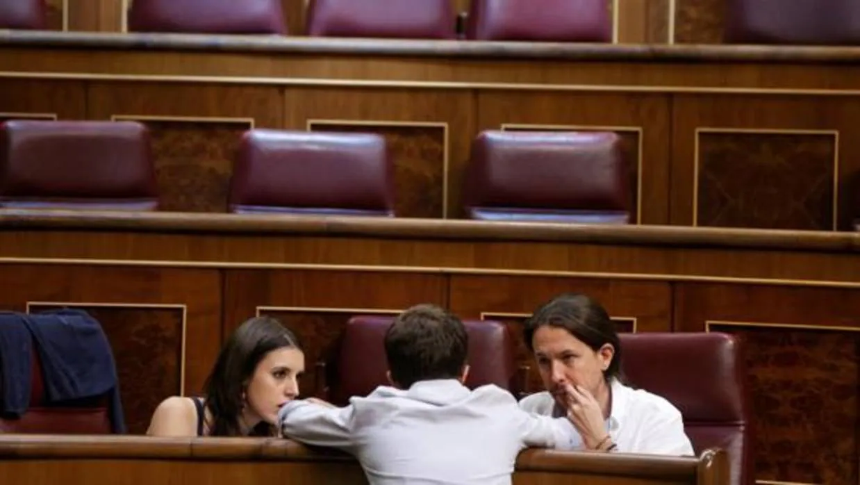Pablo Iglesias descarta dimitir, a pesar de los crecientes detractores que arroja la consulta
