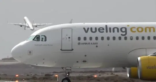 Un aparato de Vueling en el Aeropuerto de Gran Canaria