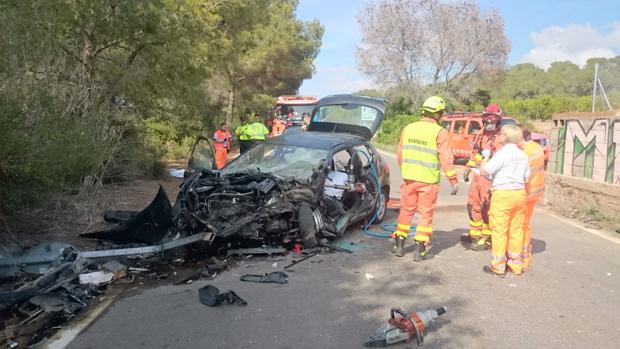 Una conductora muere tras chocar su coche contra un muro en Sagunto