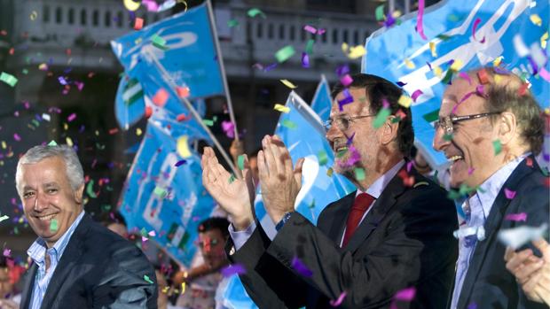 Opina sobre la sucesión de Mariano Rajoy al frente del PP