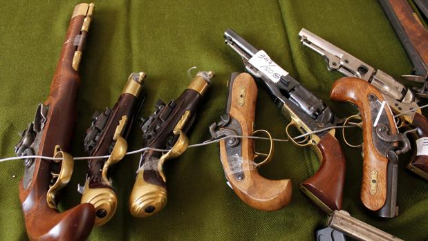 Más de 3.400 armas serán subastadas por la Guardia Civil en Ifema