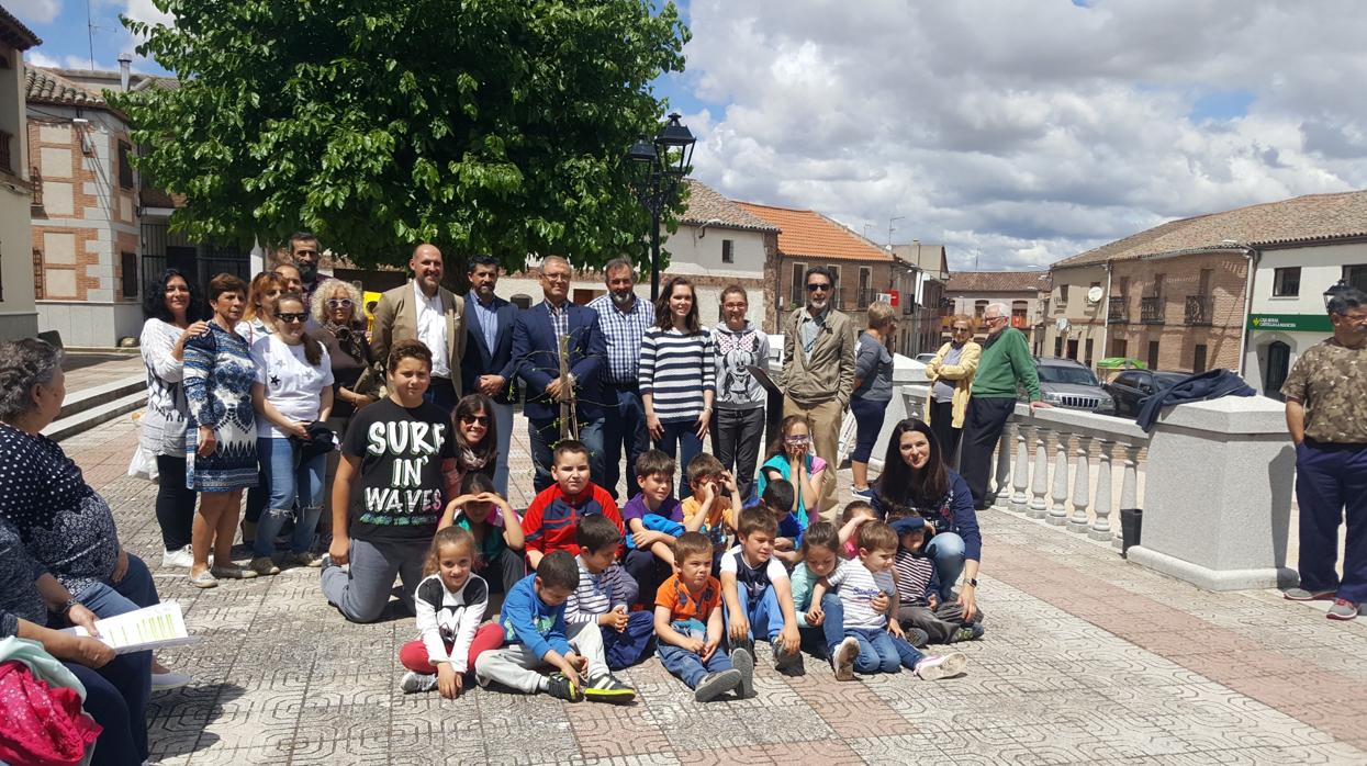 Los alumnos del colegio público realizaron la plantación