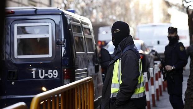 Condenados a 17 años dos yihadistas que guardaban armas de guerra y planeaban atentar en Ceuta