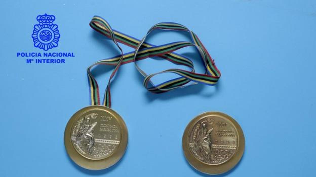 Las dos medallas de oro robadas