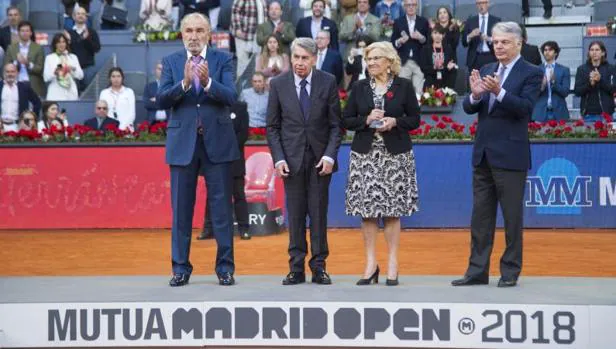 Ion Tiriac y Manuela Carmena durante la entrega de premios de la pasada edición del Mutua Madrid Open