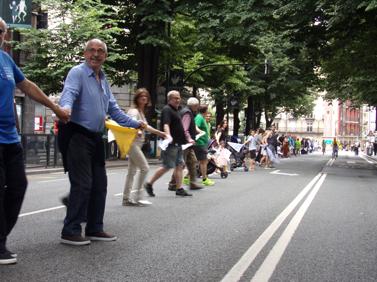 La cadena humana, a su paso por Bilbao