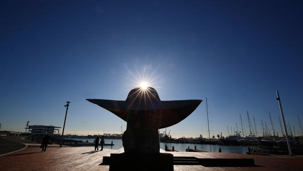 Un concierto obliga a cambiar el punto de atraque del Aquarius en Valencia y alejarlo de la misma Marina