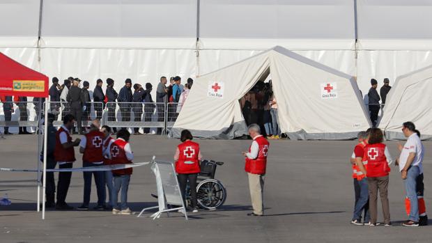 Los primeros rescatados comienzan a ser trasladados a un centro de la Generalitat