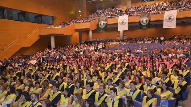 En imágenes: acto de graduación en la Universidad Católica de Valencia