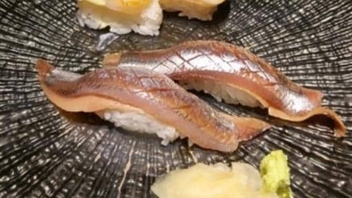 Niguiris de anchoa y sardina, el lujo para los sentidos del restaurante