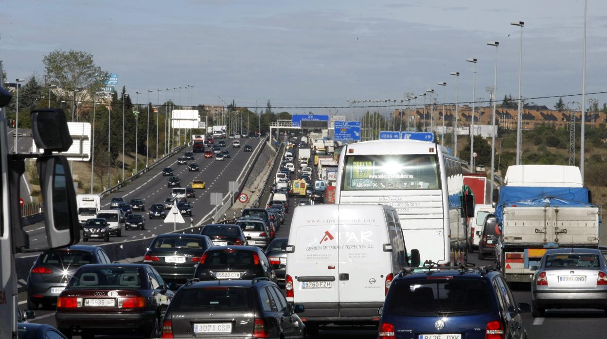 Atascos en las carreteras gallegas en una imagen de archivo