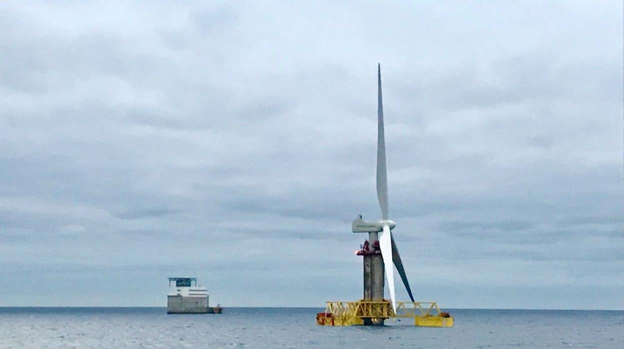 Así ha amanecido, este jueves, en su primer día de colocación la turbina Elisa en Gran Canaria