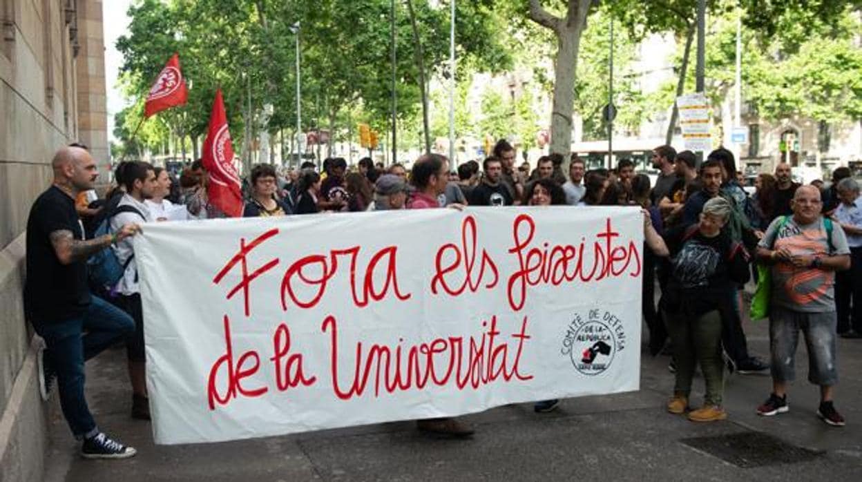 Manifestación estudiantil en la Universidad de Barcelona