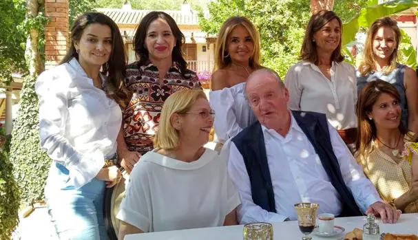 El Rey Juan Carlos, invitado de honor en la mansión de Vicente Boluda y Esther Pastor en Navajas
