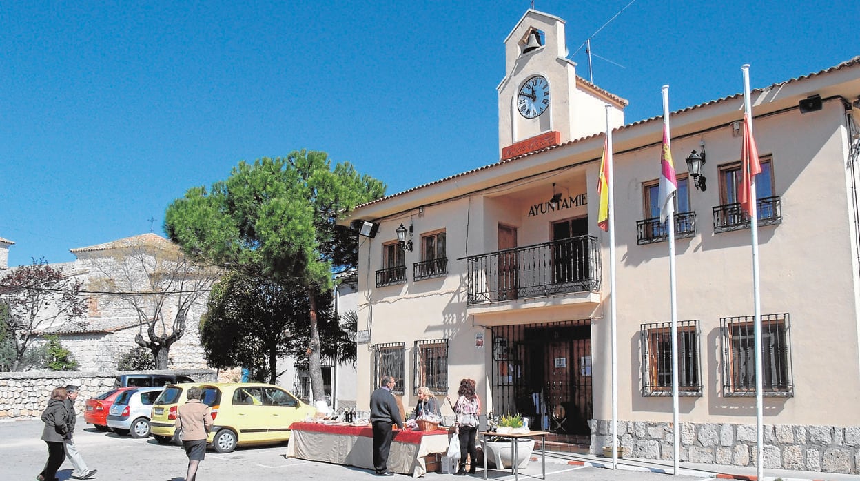 En 2012 Pioz fue noticia nacional después de ser puesto como ejemplo del alto endeudamiento de los municipios