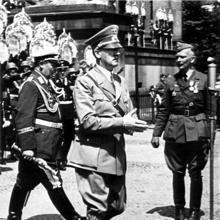 Adolf Hitler y Herman Göring, junto al jefe de la Legión Cóndor, el general Wolfram Freiherr von Richthofen