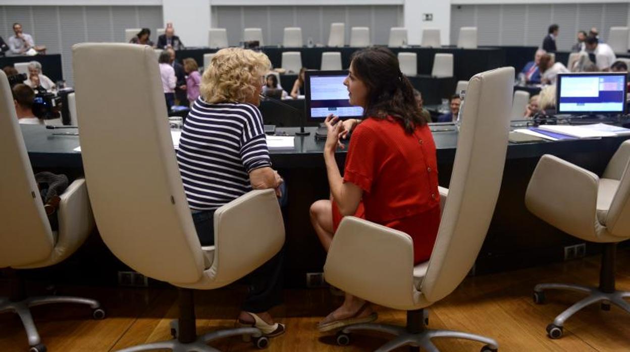 Carmena y Maestre, este martes, en el Pleno del Ayuntamiento