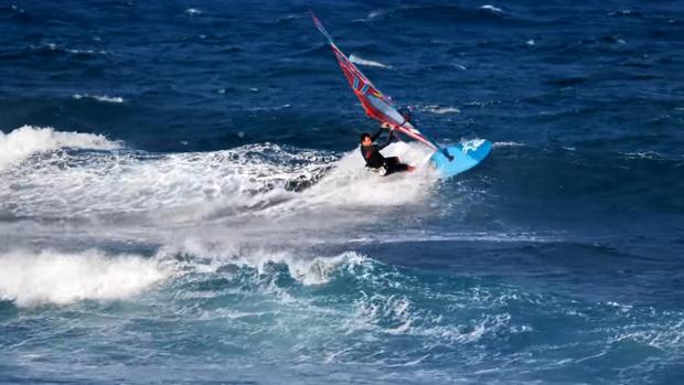 Vídeo: Philip Köster ultima su presencia en el campeonato del mundo de windsurf de Pozo Izquierdo