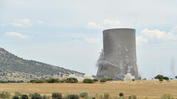 Tres segundos y 125 kilos de dinamita para destruir la torre de Elcogas