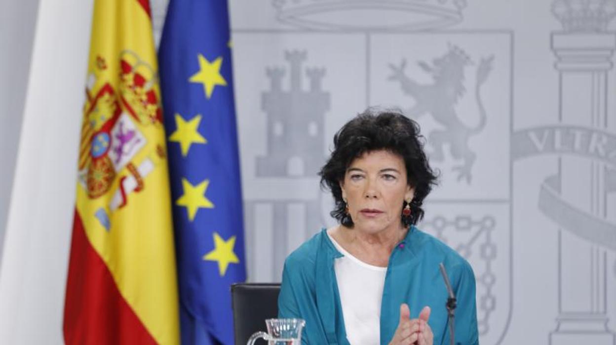 La portvoz del Gobierno, Isabel Celaá, tras una reunión del Consejo de Ministros