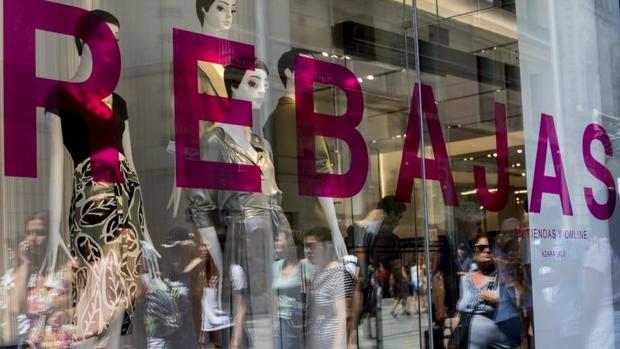 Llegan las rebajas a Barcelona con descuentos de hasta un 70%