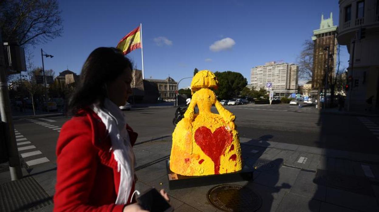 Una de las Meninas, situada en la plaza de Colón, que será subastada