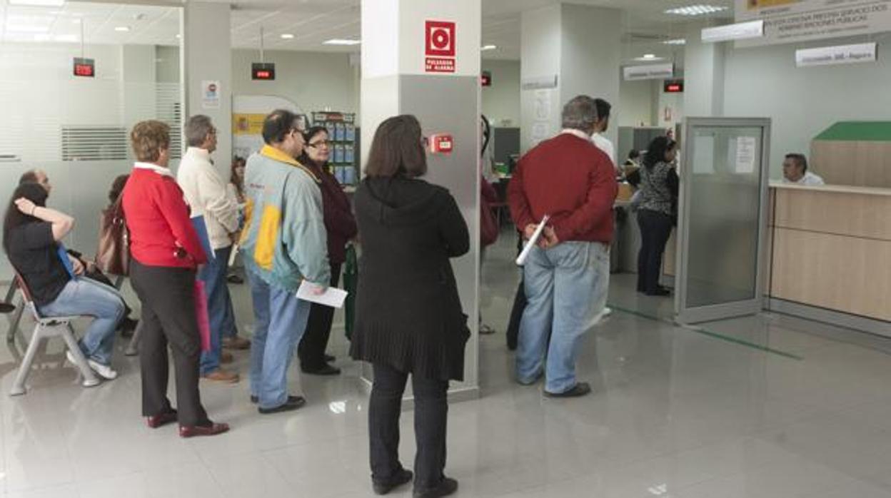 El número de parados en la región se sitúa en 173.000 personas