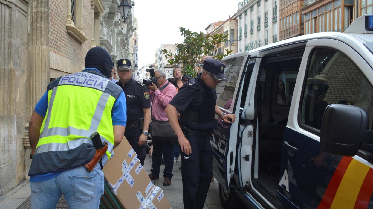 La Policía registra ayer el servicio de Contratación del Ayuntamiento de Palencia