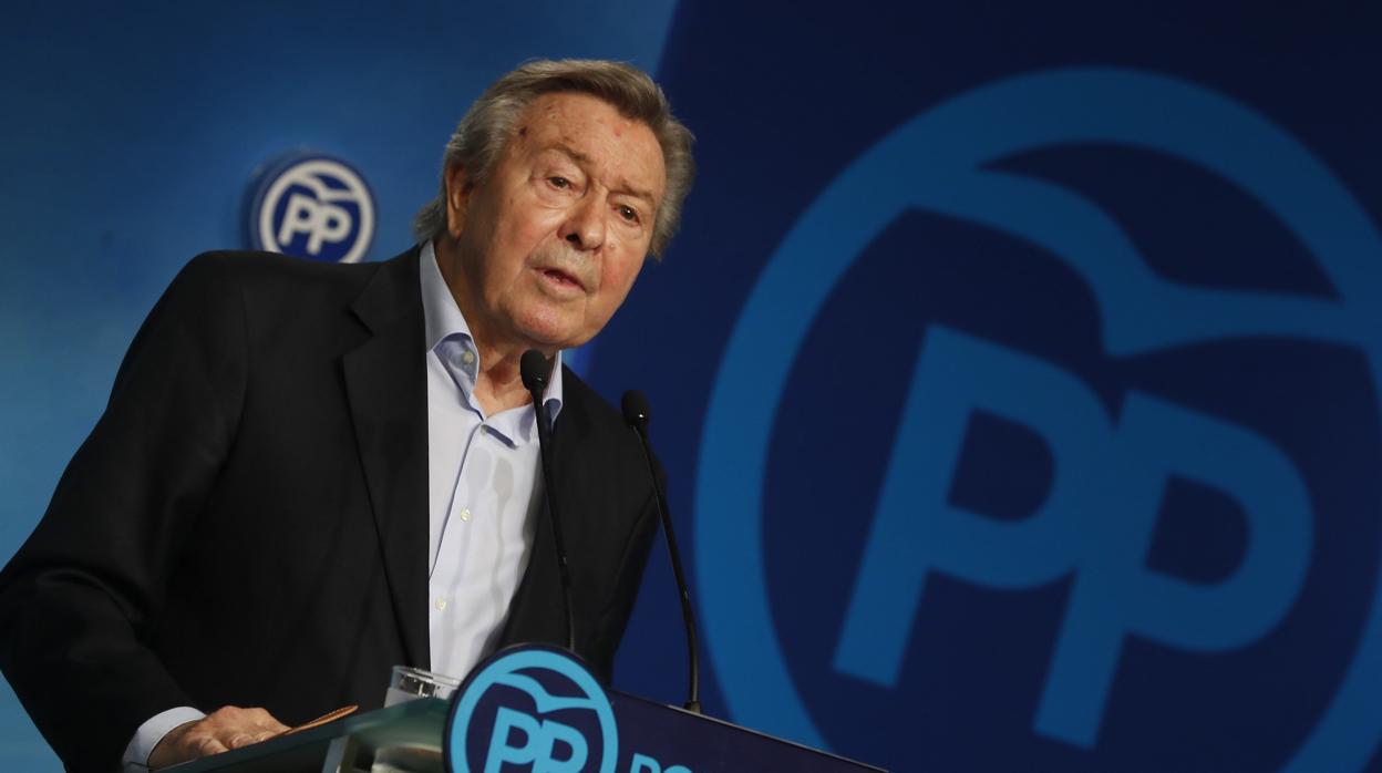 Luis de Grandes, presidenta de la Comisión Organizadora del PP