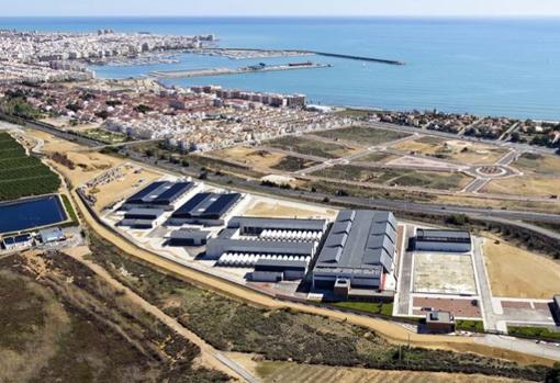 Imagen de archivo de una planta desalinizadora en Torrevieja, Alicante