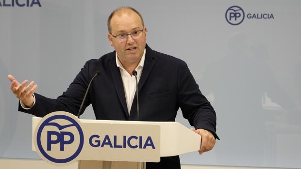 El PP gallego ve igual de «legítimo» una lista única como un pacto Casado-Cospedal