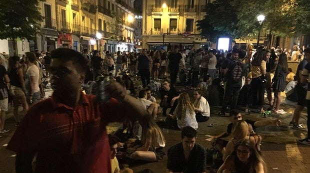 Pelea a botellazos contra la Policía en Chueca por el robo de un iPhone