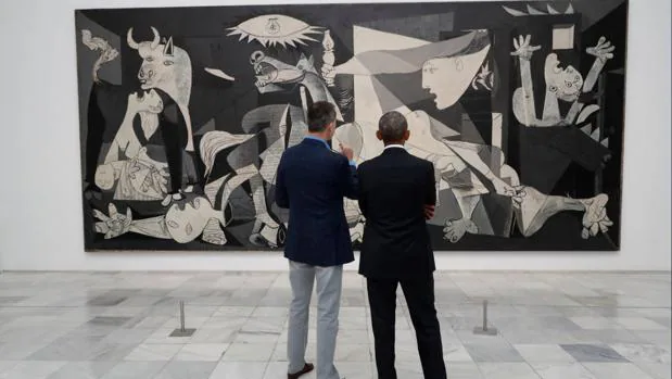 El Rey acompaña a Obama a ver el Guernica