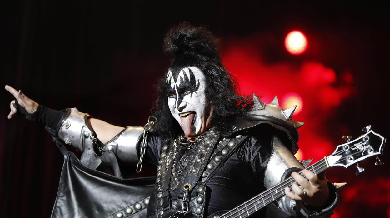 El cantante y bajista de la banda alemana de hard rock "Kiss", Gene Simmons