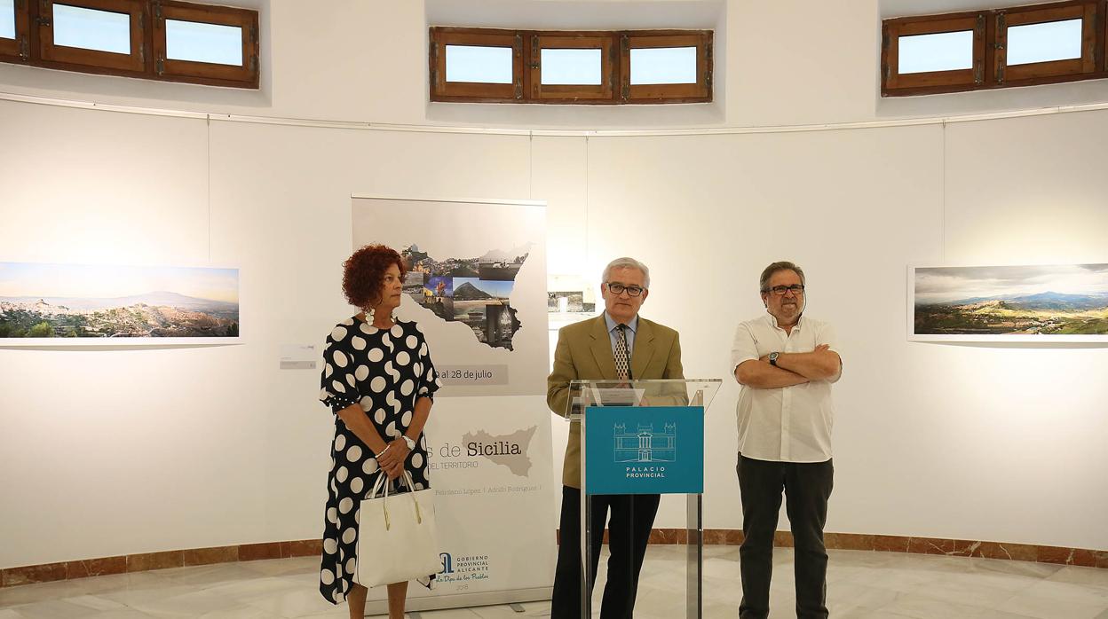 La exposición del Palacio Provincial ofrece distintos prismas de Sicilia a través de tres fotógrafos