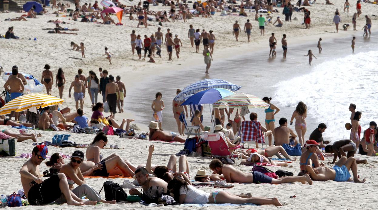 Imagen de archivo de la playa de Samil, Vigo