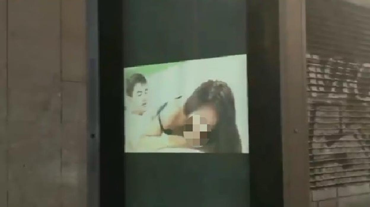 Captura de la filtración del vídeo porno en la calle Preciados de Madrid