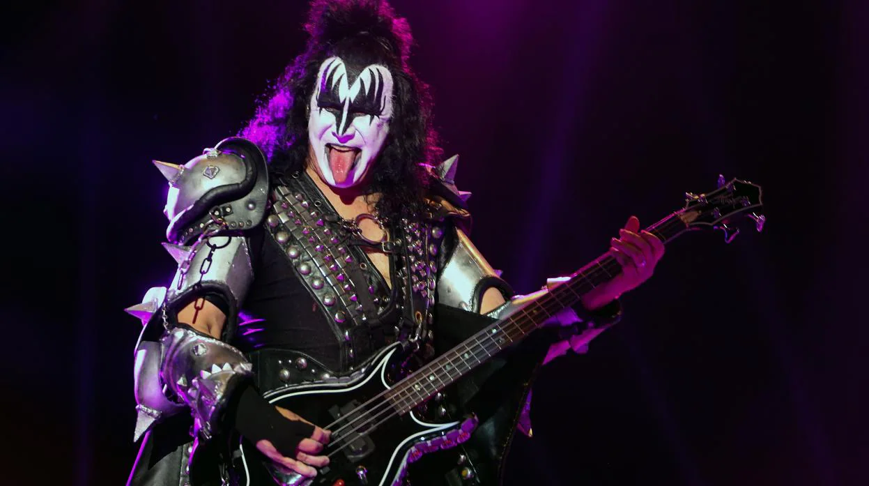 El bajista y vocalista de la banda Kiss, Gene Simmons, en un concierto en Portugal