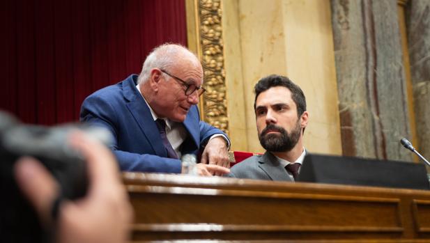 La Mesa del Parlamento catalán pide un informe a los letrados para saber cómo aplicar el auto de Llarena