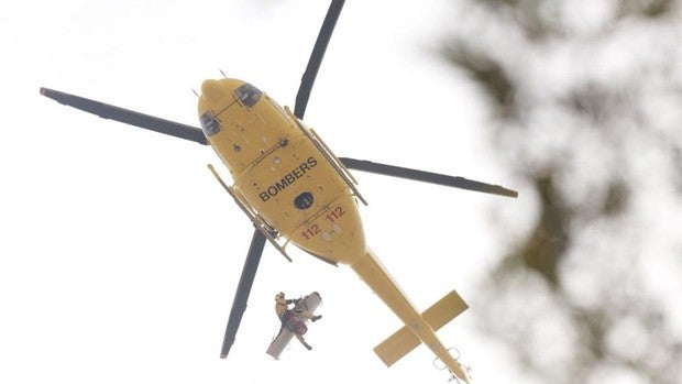 Rescatan en helicóptero a un hombre herido grave en el Castillo de Santa Bárbara