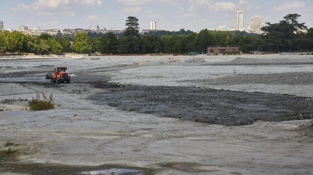 El Ayuntamiento de Madrid prorroga las obras del lago de la Casa de Campo hasta noviembre